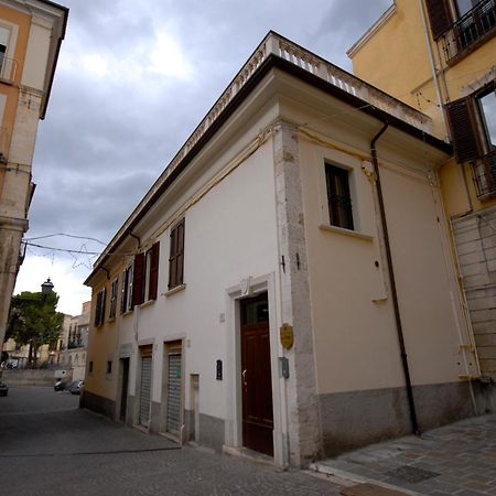 Sei Stelle Acomodação com café da manhã Sulmona Exterior foto