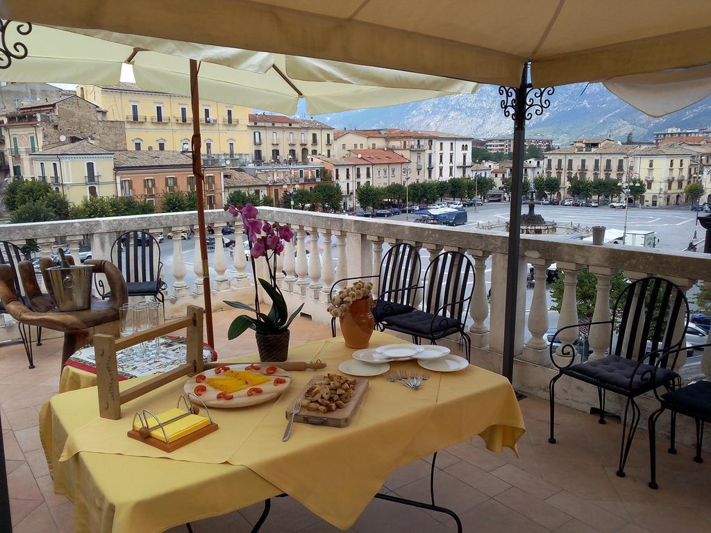 Sei Stelle Acomodação com café da manhã Sulmona Exterior foto