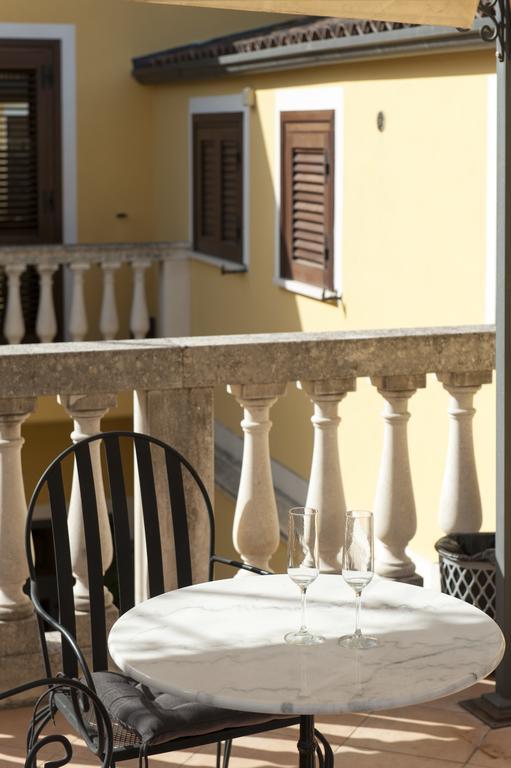 Sei Stelle Acomodação com café da manhã Sulmona Exterior foto